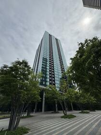 東京都港区三田１丁目