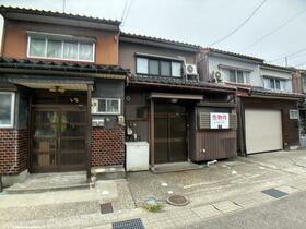 富山県高岡市上北島