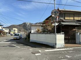 徳島県美馬郡つるぎ町貞光字馬出