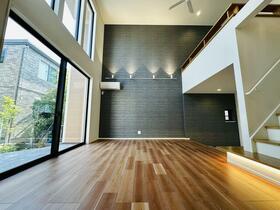 神奈川県平塚市八重咲町