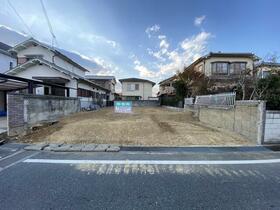 兵庫県三木市志染町中自由が丘３丁目
