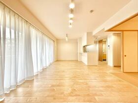 Ｔｈｅ　ＮＯＢＵＴＯ　ＨＩＬＬＳ　ＦＯＲＥＳＴ　ＣＯＵＲＴ