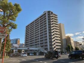 アルファステイツ大学病院通り