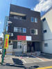 県病院前駅より徒歩9分 築13年9ヶ月 3階建の賃貸物件