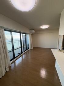 兵庫県神戸市中央区浜辺通６丁目