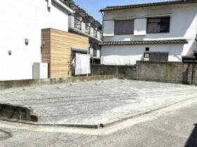 福岡県福岡市西区愛宕３丁目