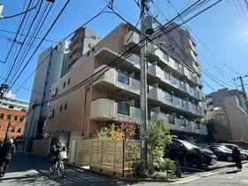 東京都港区南麻布１丁目