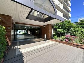 神奈川県横浜市西区岡野１丁目