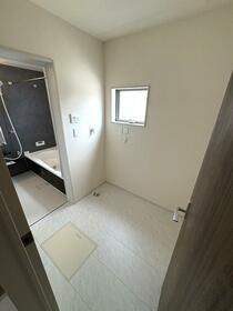埼玉県三郷市早稲田５丁目