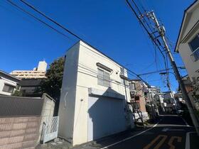東京都新宿区中落合３丁目
