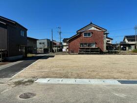 富山県射水市三ケ上新町