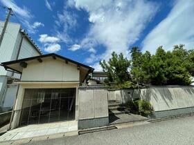 富山県富山市根塚町３丁目