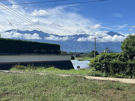 山梨県北杜市高根町箕輪
