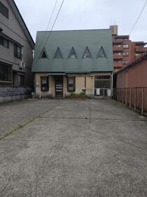 富山県高岡市蓮美町