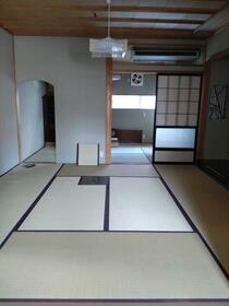 富山県高岡市蓮美町