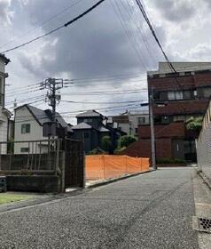 東京都文京区本駒込１丁目