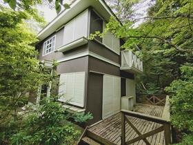 山梨県南都留郡鳴沢村−