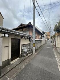 京都府京都市左京区吉田中大路町