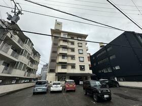 石川県金沢市北安江１丁目