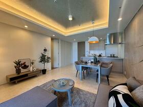 ＷＯＲＬＤ　ＴＯＷＥＲ　ＲＥＳＩＤＥＮＣＥ