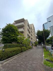 東京都新宿区北新宿２丁目