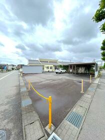富山県富山市鍋田