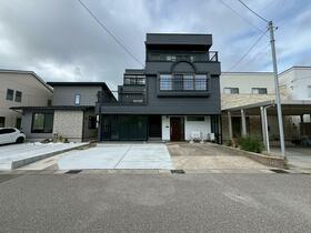 石川県金沢市みどり１丁目