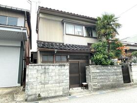富山県富山市館出町１丁目