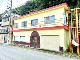 徳島県美馬郡つるぎ町半田字中藪