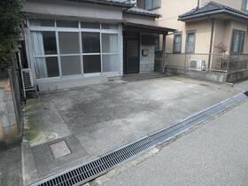 石川県金沢市本多町２丁目