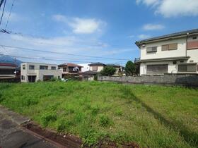 神奈川県秦野市曲松１丁目