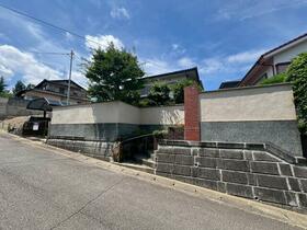 兵庫県川西市萩原台西１丁目