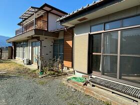 山梨県中央市馬籠