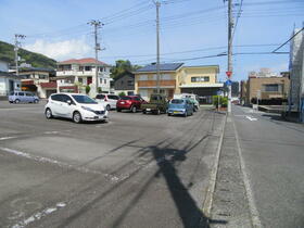 静岡県伊東市岡広町