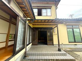 新潟県西蒲原郡弥彦村大字麓