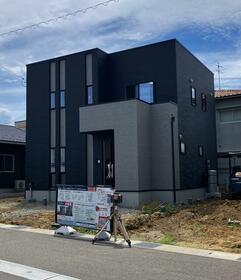 富山県富山市上冨居２丁目