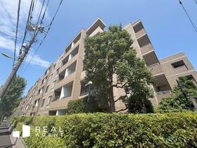 東京都世田谷区深沢４丁目