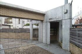東京都杉並区上高井戸1丁目