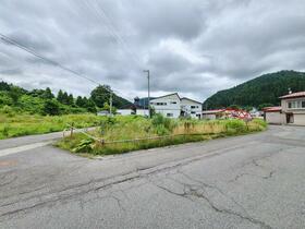 青森県平川市碇ヶ関湯向川添