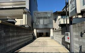 京都府京都市中京区小川通六角下る元本能寺町
