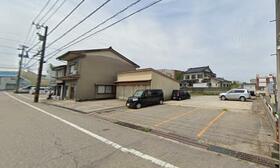 富山県高岡市野村深田町