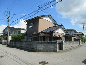 富山県富山市太郎丸本町２丁目