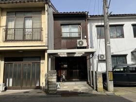 富山県氷見市中央町