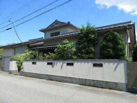 富山県富山市太郎丸本町１丁目