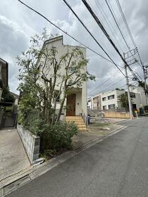 東京都世田谷区岡本１丁目