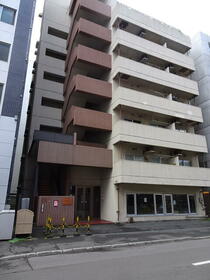 北海道札幌市中央区大通西１８丁目