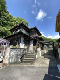 愛媛県宇和島市妙典寺前