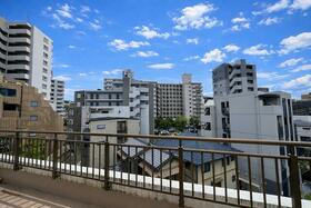 福岡県福岡市中央区六本松３丁目