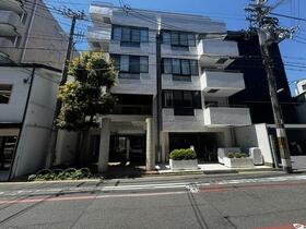 京都府京都市中京区富小路通三条下る朝倉町