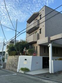 ステイツ雲雀丘花屋敷